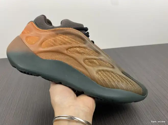 hype Yeezy GY4109 Boost Copfade Adidas 700 V3 0518